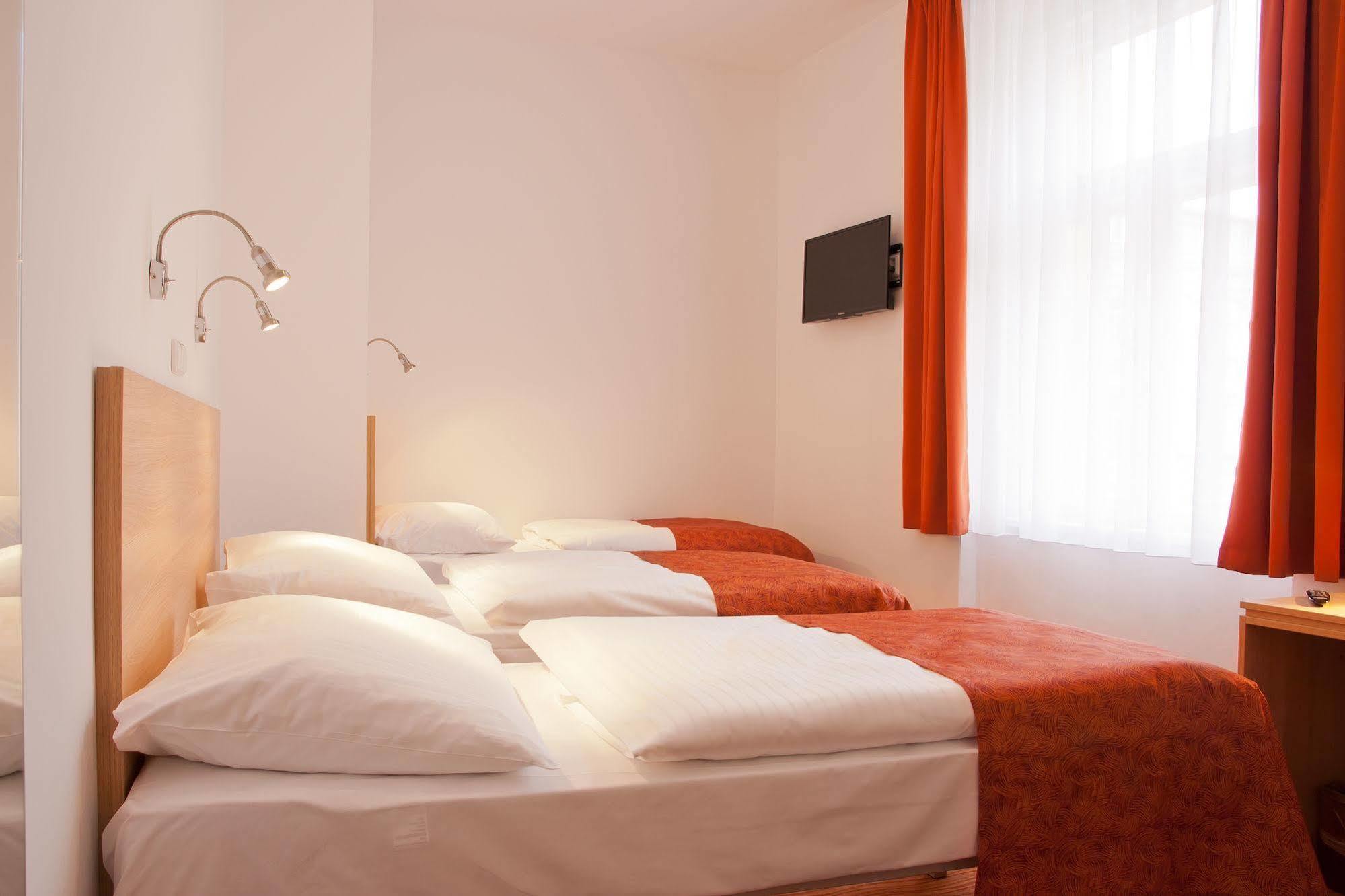 Hotel Ambiance Prague Ngoại thất bức ảnh