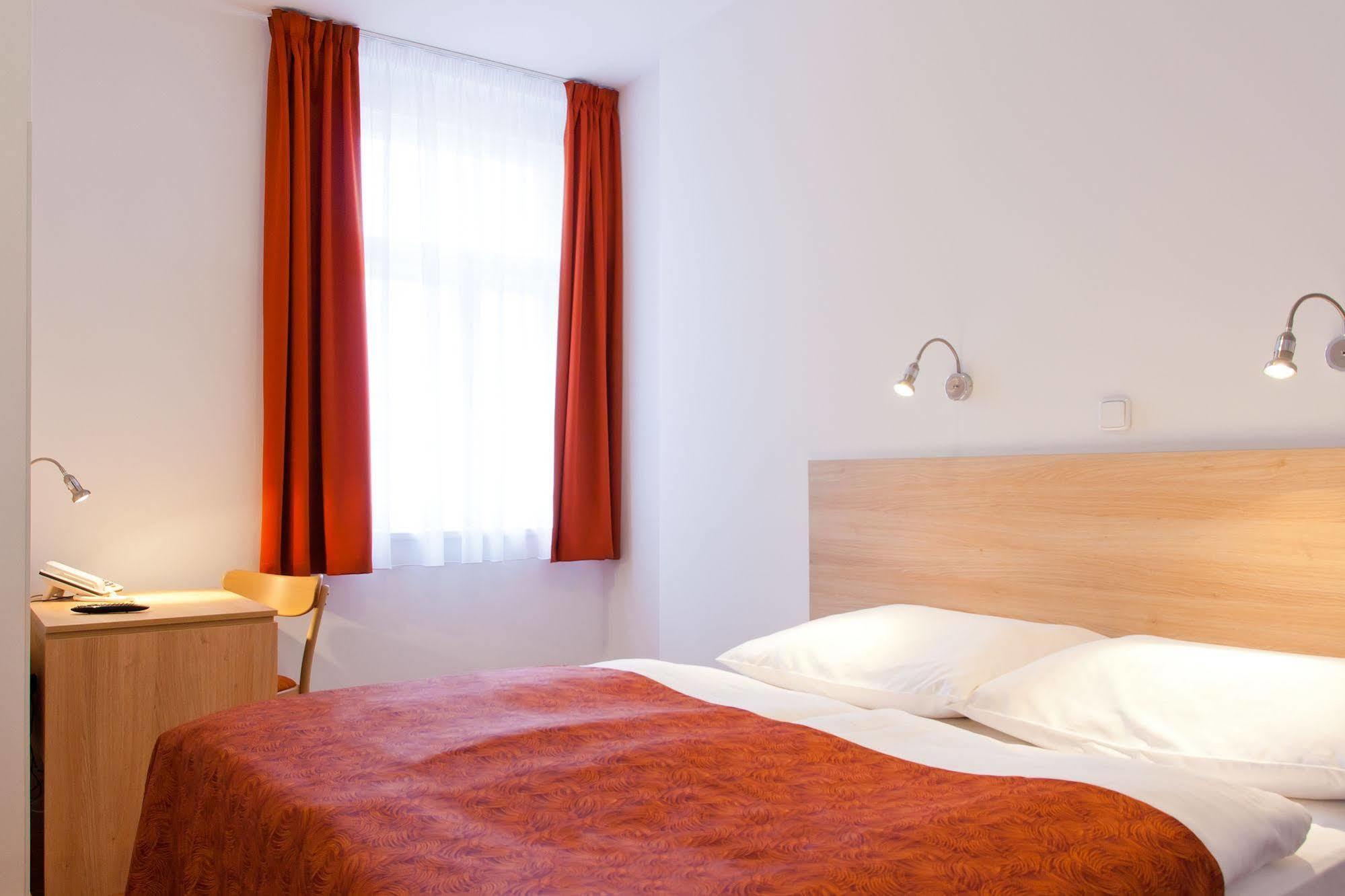 Hotel Ambiance Prague Ngoại thất bức ảnh
